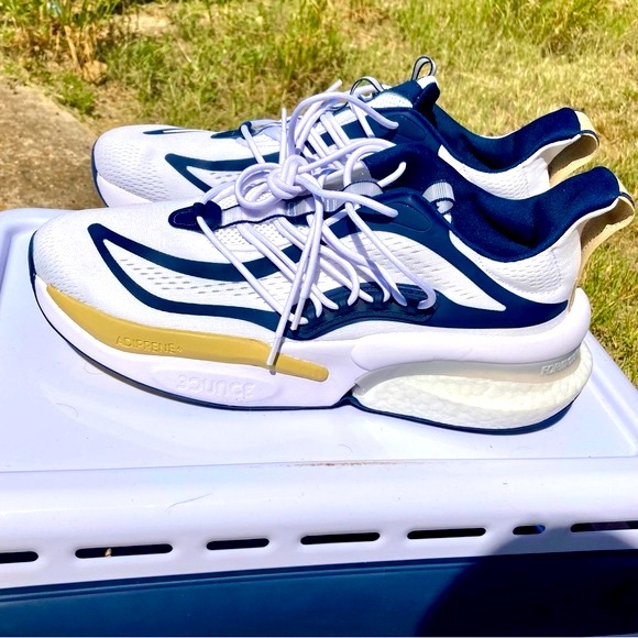 Adidas Alpha-boost
 V1 NCAA 

Size 9 - Picture 3 of 16